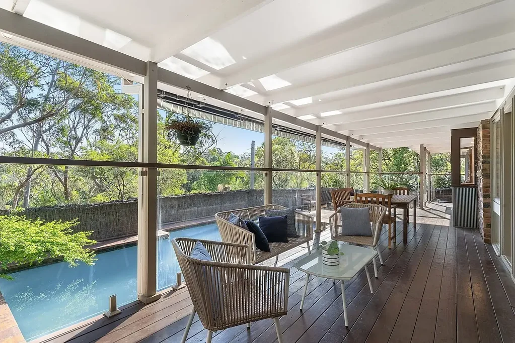 Turramurra 4Phòng ngủ Renovated Home with Pool and Tranquil Outlook