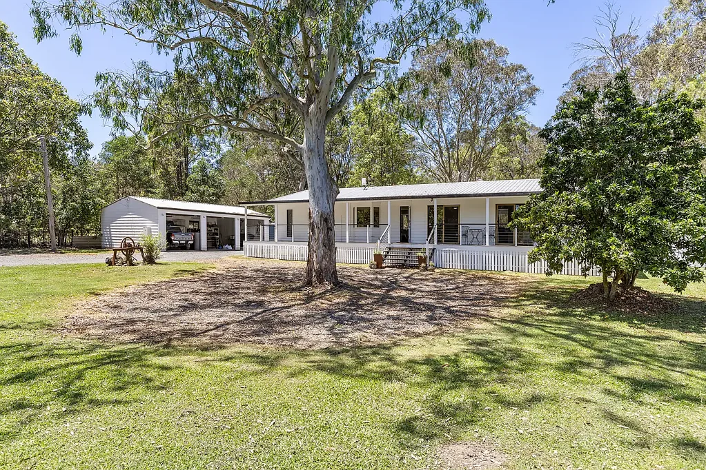 Buccan 4部屋 Acreage Living with Equestrian Facilities & Development Upside (STCA)