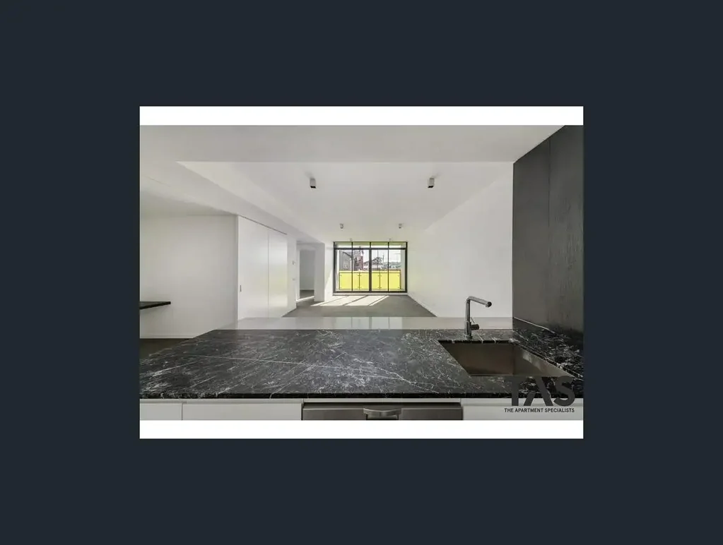A SECURE, SPACIOUS & CONVENIENT 2 BED, 2 BATH, 1 CAR IN CIRQ