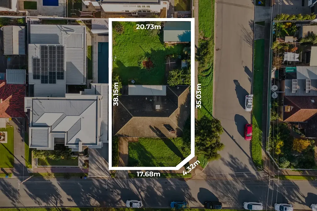 Henley Beach 3Habitaciones Welcome To Your New Place, A Blank Canvas with Ample Opportunity in a Tightly Held Coastal Locale!