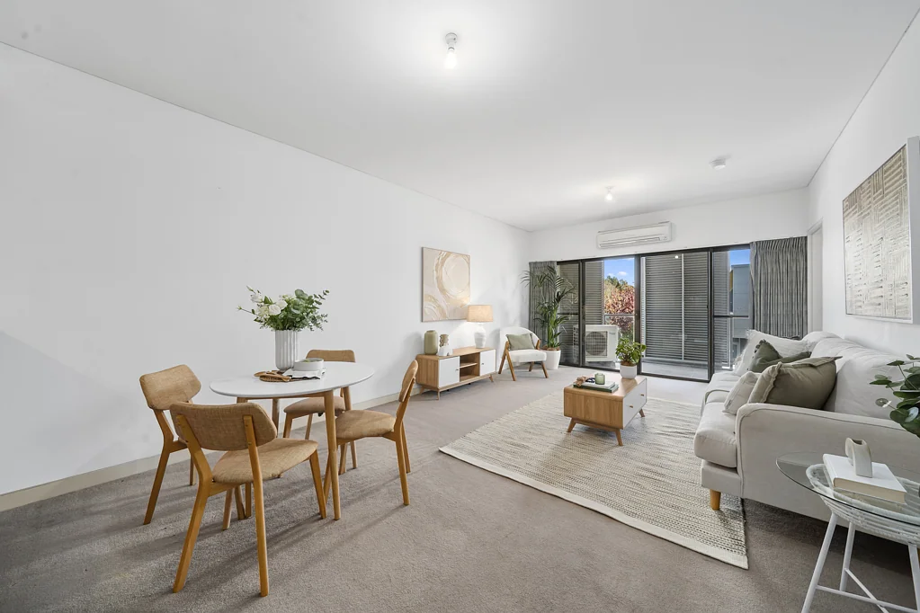 Gungahlin 2ਬੈੱਡਰੂਮ Generous spaces. Prime location. Gungahlin at it's best!