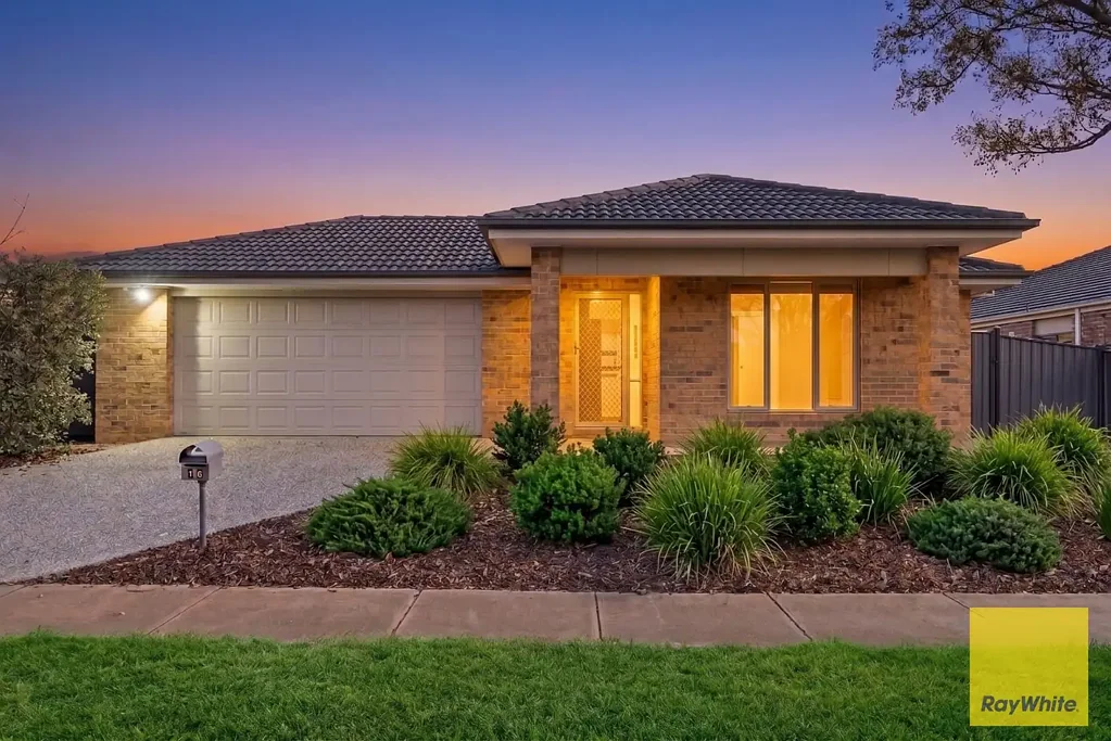 Point Cook 4房 Innisfail Estate 温馨宜人的朝东生活 Warm & Welcoming East-Facing Living in Innisfail Estate