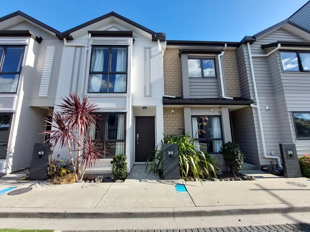 2 Bedroom Townhouse with carpark