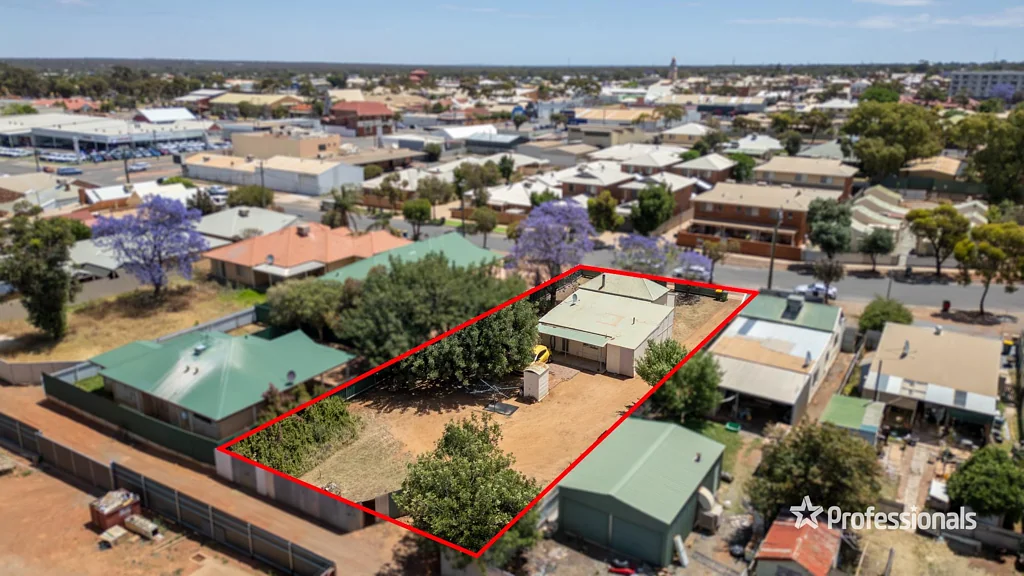Kalgoorlie 2房  Endless Opportunities: Kalgoorlie Fixer-Upper with Development Potential!