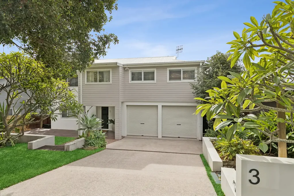 Wamberal 4房  Relaxed beachside living in coveted Wamberal setting