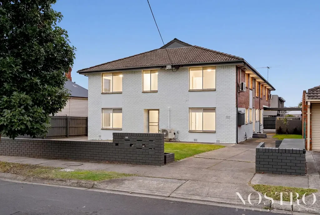Essendon 10Habitaciones Amazing Opportunity - 5 x Units, Close to every Essendon Amenity, live in, invest or redevelop ( STCA )