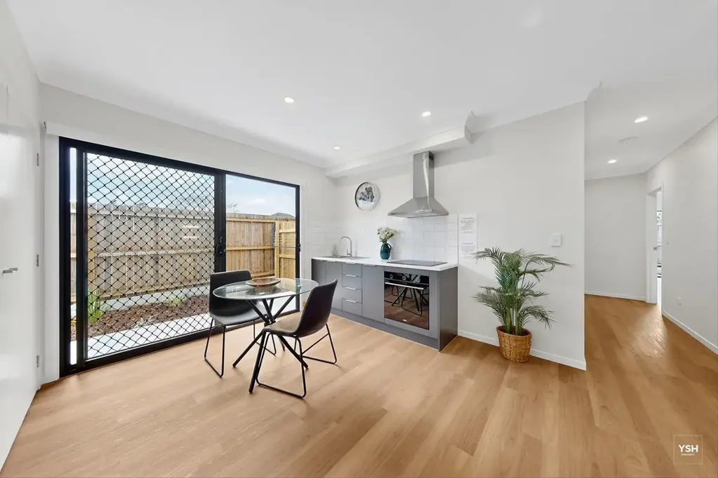 Darra 5房 全装修五套独立套房 352m² LMR3地块 年收益109200澳币 高品质家具 太阳能系统 优越地理位置 Brand-New, High-Quality Rooming House | $2,100pw | $109,200pa | 7.6% Yield