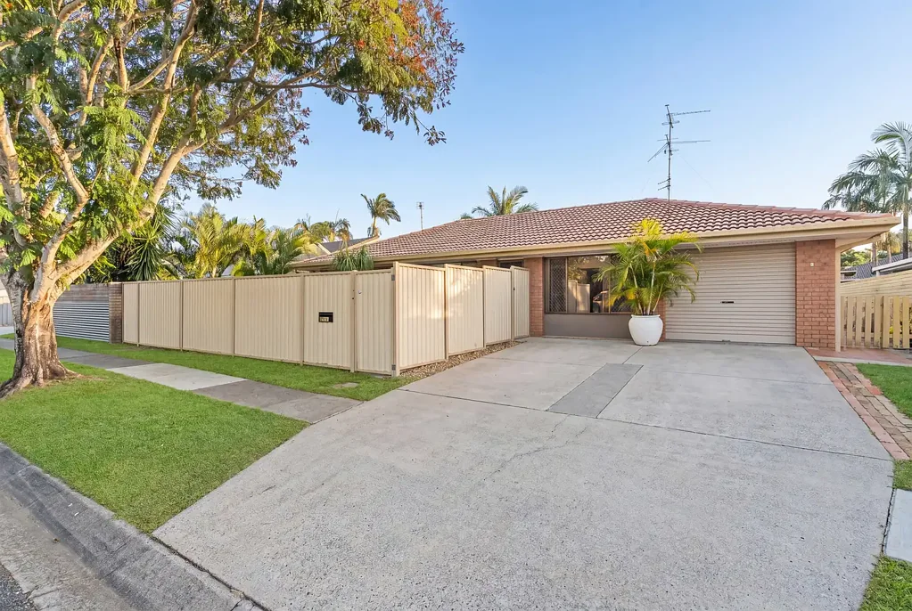 Burleigh Waters 2房  Affordable Burleigh Waters living