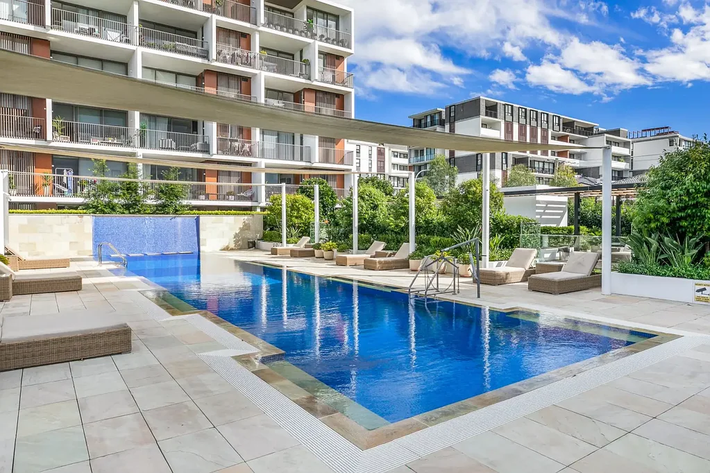 RESORT STYLE APARTMENT