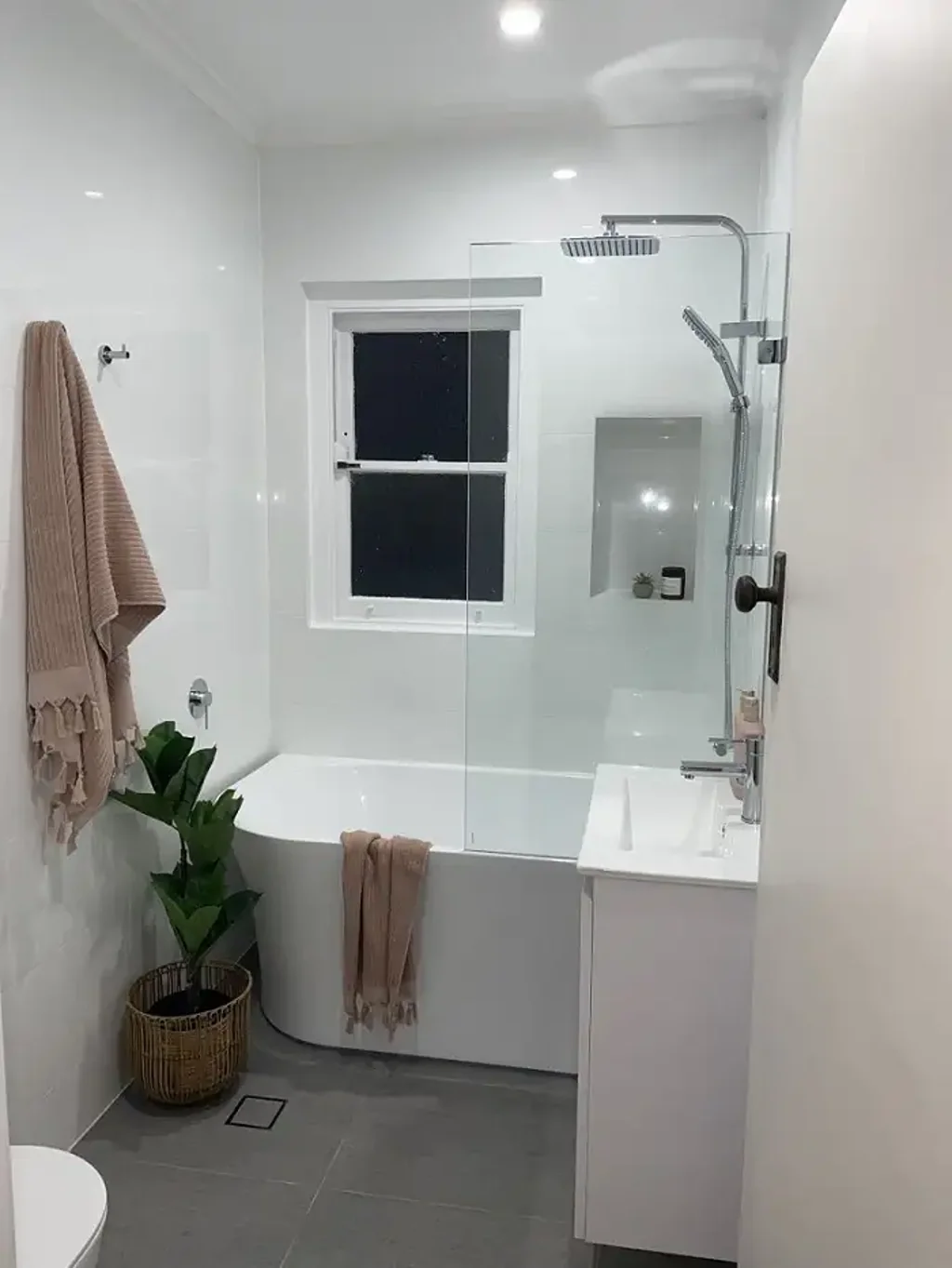 Charming Renovated Two-Bedroom Unit with Private Backyard