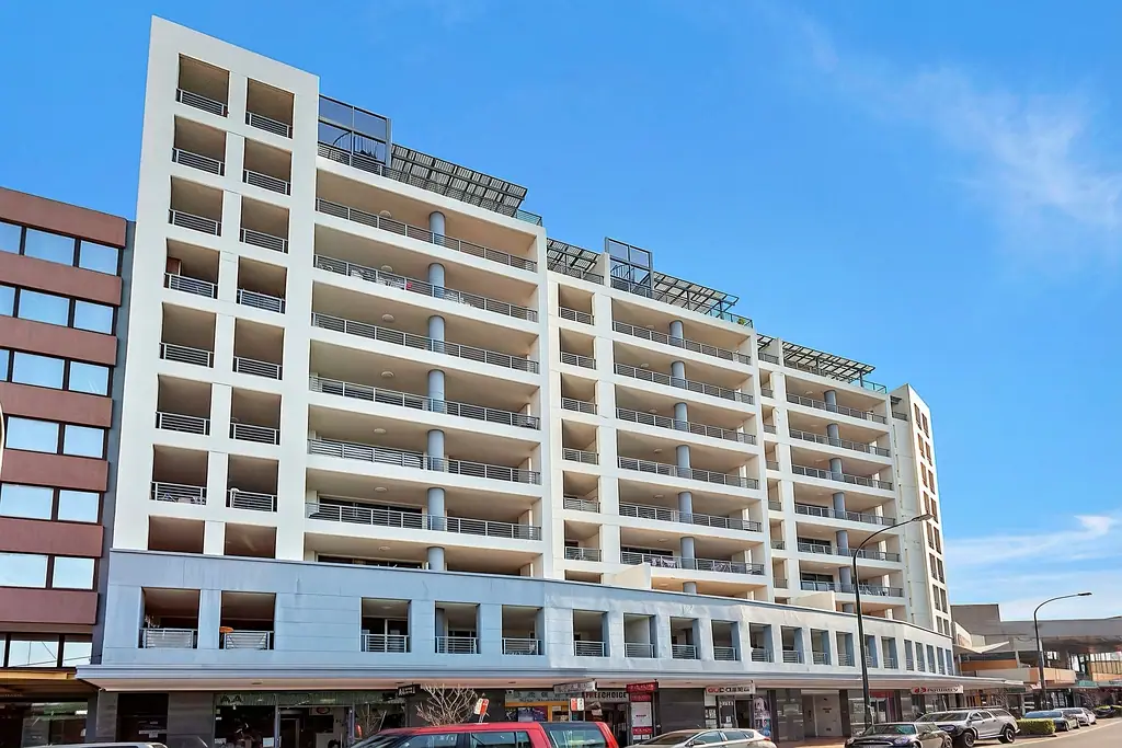 VILLA STYLE UNIT IN THE HEART OF HURSTVILLE!