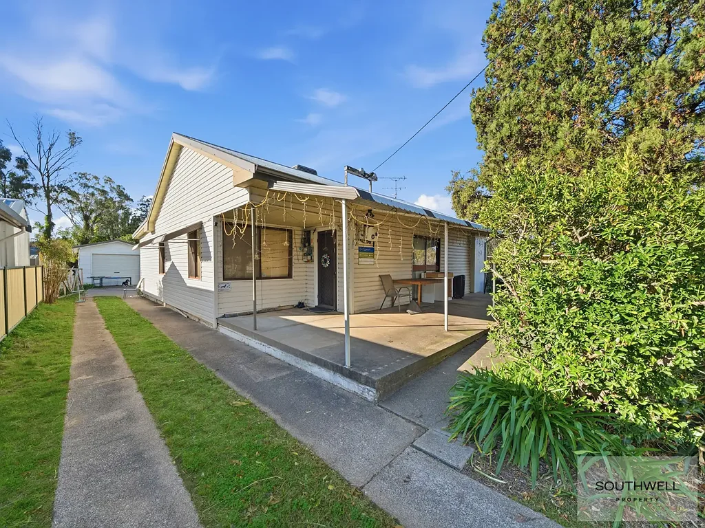 Tamworth 3 Slaapkamer Outstanding Potential on Huge Block