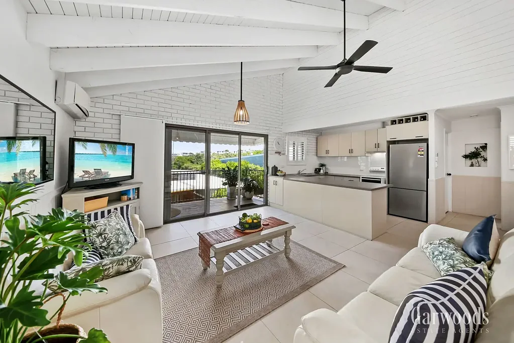 Sunshine Beach 3Moenga LOCATION, PROXIMITY AND ADDRESS