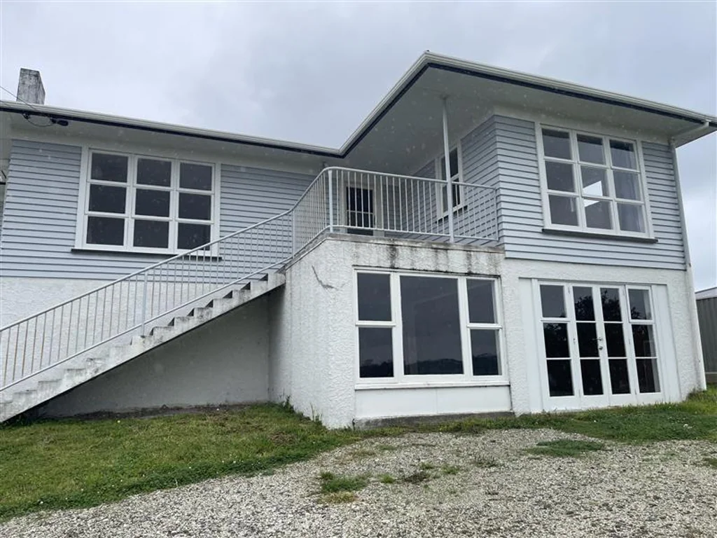 Ready and Waiting: Lovely Home in Maungaturoto