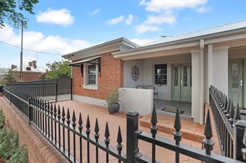 Bathurst 3 Bedroom RENOVATED RANKIN STREET BEAUTY