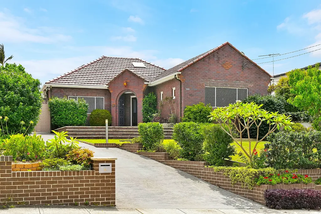 8A Neirbo Avenue, Hurstville, NSW 2220