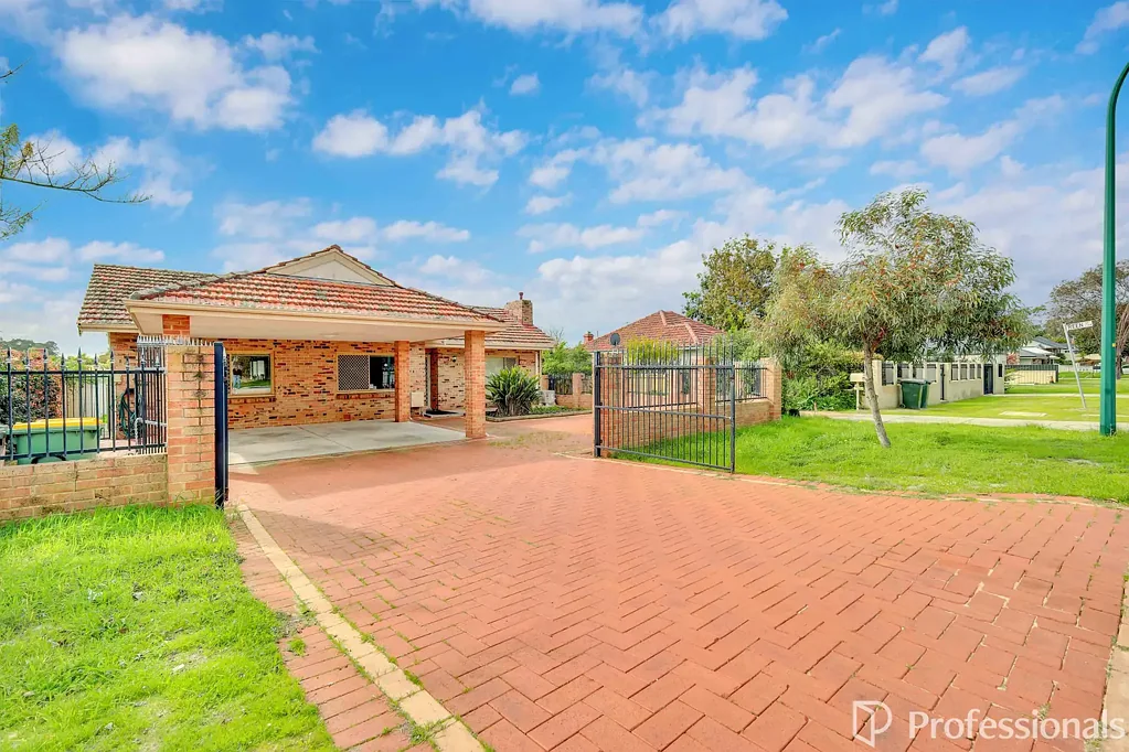 2 Taree Street, St James, WA 6102