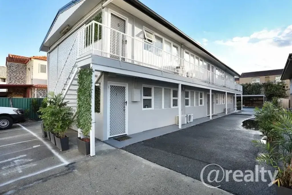1-8/144 Frank Street, Labrador, QLD 4215