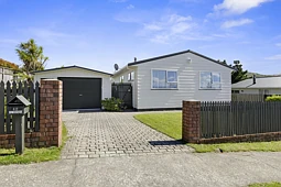 40 Outram Grove, Kelson