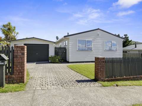 Kelson 3房  Space, Views, & Modern Comforts - Yes Please!
