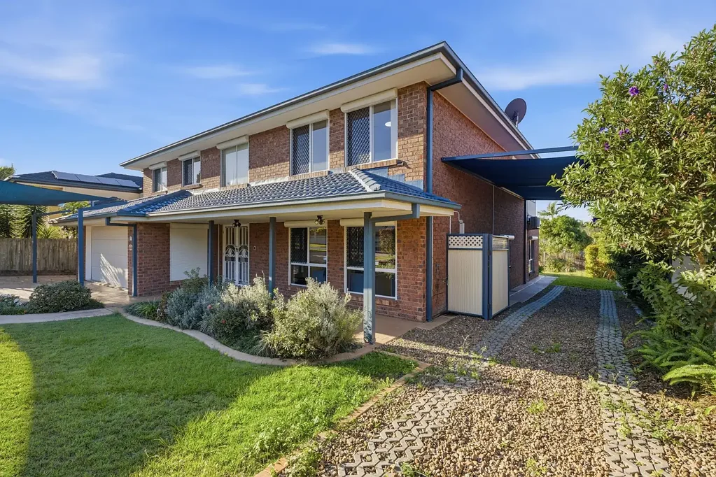 Parkinson 5chambre The Ultimate Family Entertainer with Side Access & Multiple Living Zones