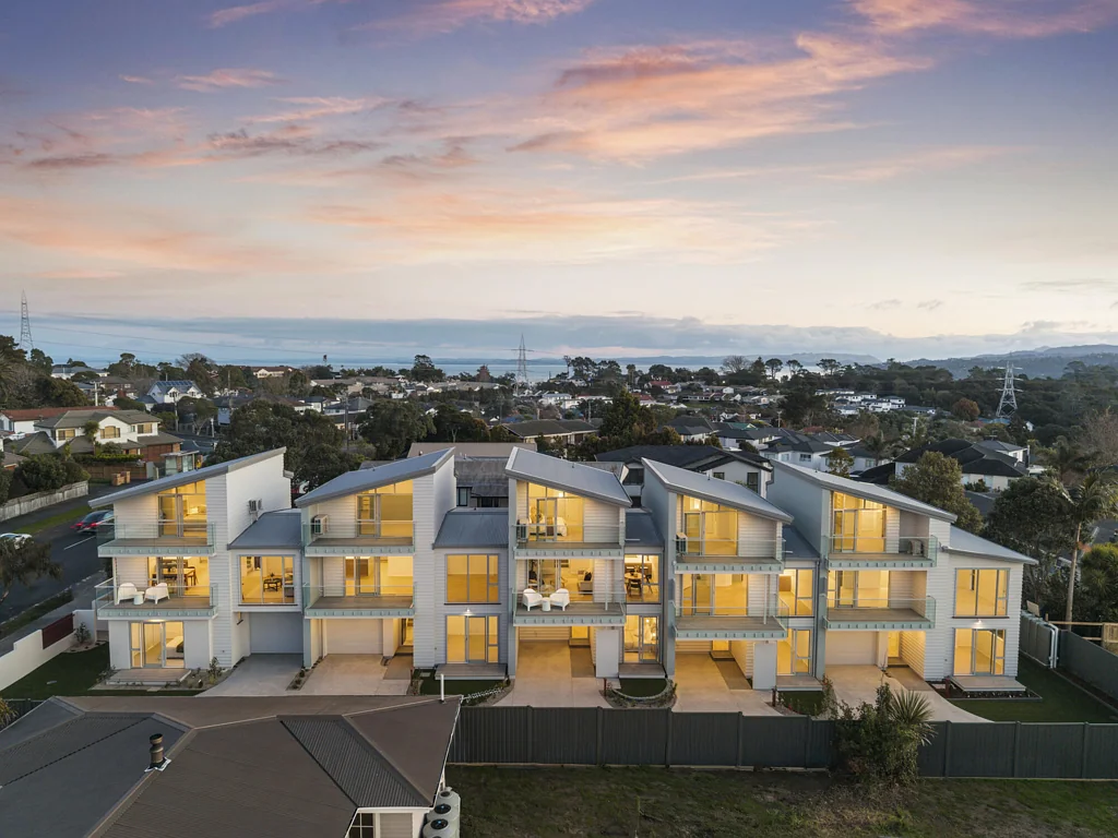 Blockhouse Bay 4 Slaapkamer Architectural Brilliance - Bespoke in the Bay!