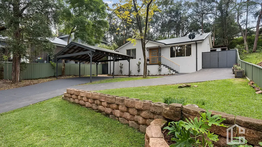 Valley Heights 4部屋 Hidden Gem in Valley Heights.  If You Love Entertaining, Don't Miss This - In cooling off period - Please contact agent for more information.