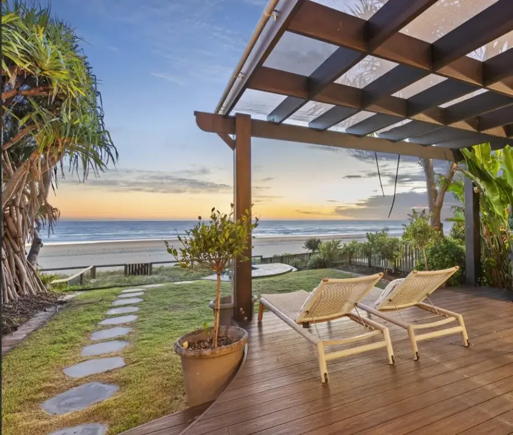 Palm Beach 3 Bedroom Absolute Beachfront - Modern Tuscan Inspired Sanctuary