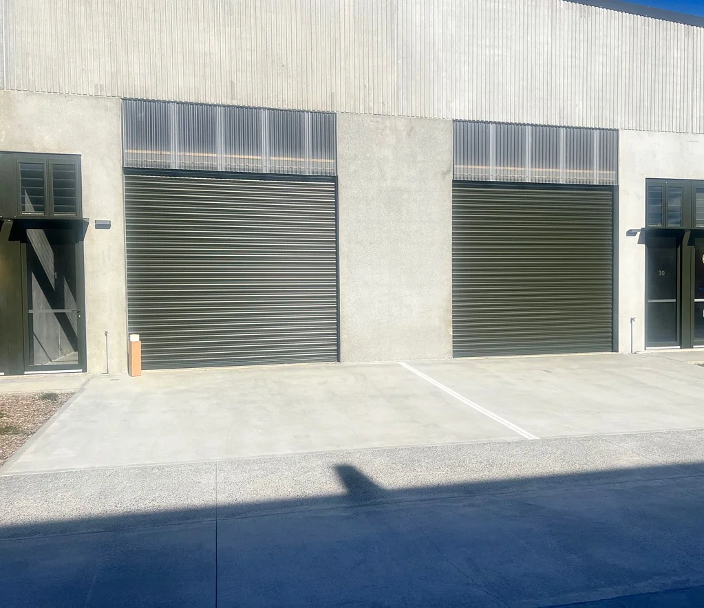 Tawa Double your bets! Lease 1 or 2 roller door units