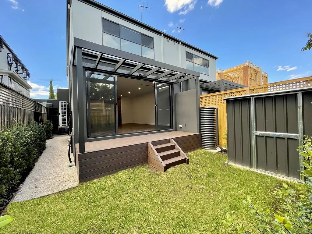BEAUTIFUL FOUR BEDROOM TOWNHOUSE | FLARE REAL ESTATE