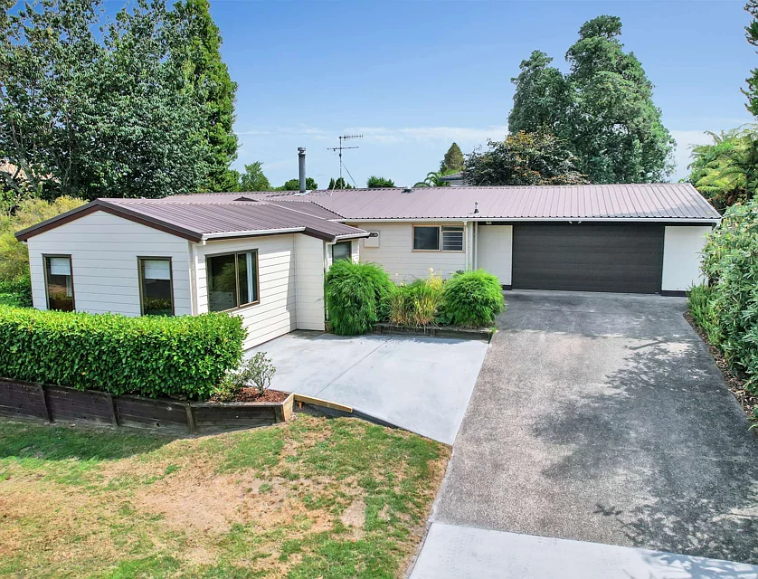 1 Tupara Crescent, Kawaha Point, Rotorua, 4 Bedrooms, 2 Bathrooms, House