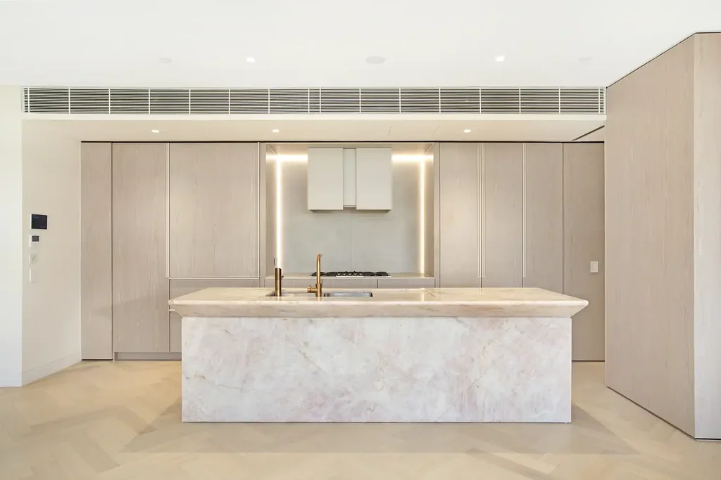 Sydney 3 Slaapkamer Brand New Refined Luxury with Timeless Elegance at 111 Castlereagh