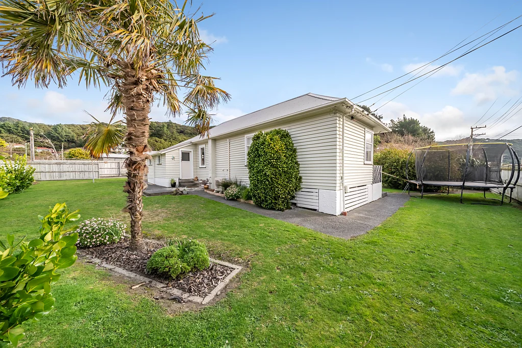 2 Davis Grove, Wainuiomata, Lower Hutt, Wellington