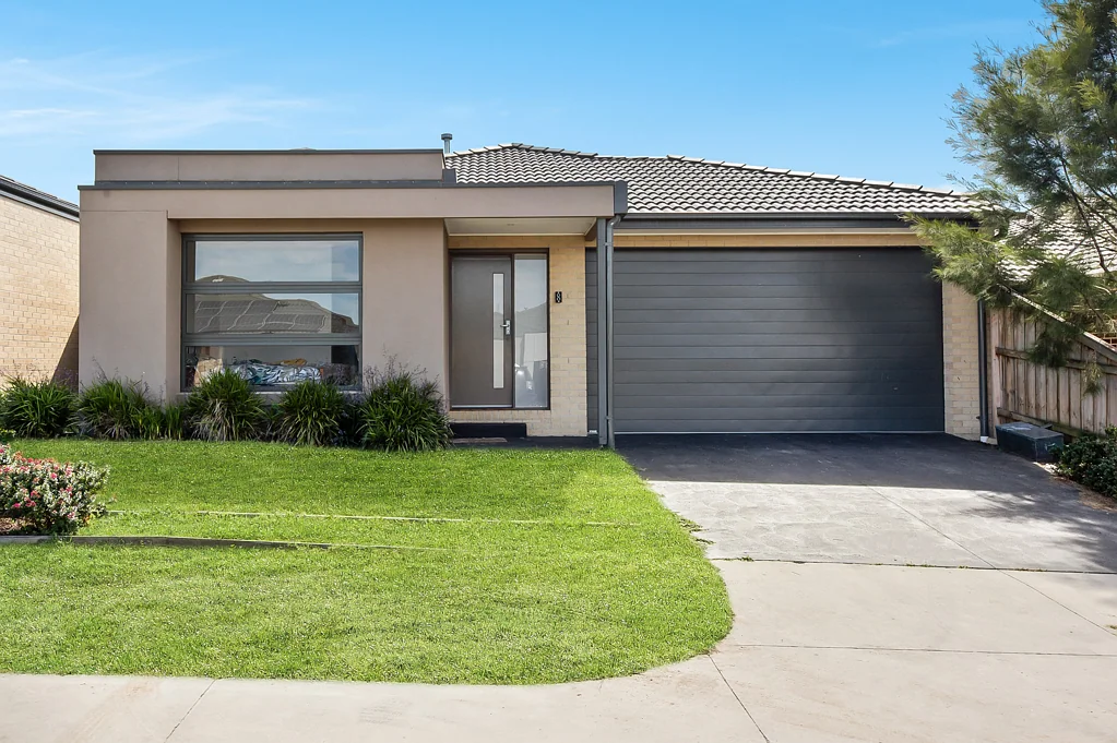 8 Kate Avenue, Hampton Park, VIC 3976