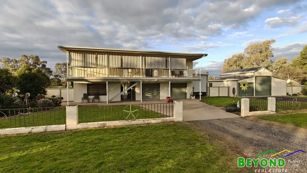 Gilgandra 3Kwarto Family Home with Outstanding Shedding & Lifestyle Appeal