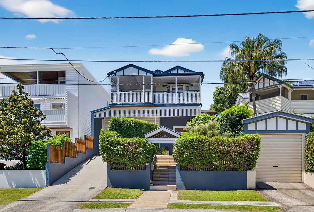 Grange 5Kwarto Modern Queenslander for Large Families - Privacy, Pool & Style