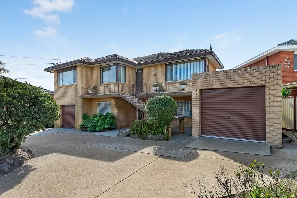 Canley Heights 5 Bedroom Large double storey home ready to make your own