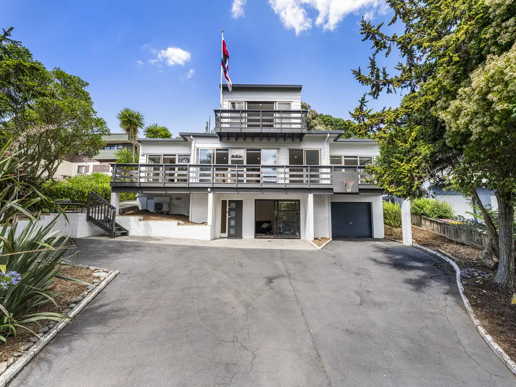 Red Hill 4房  A Kiwi Classic - with room to grow & add value!