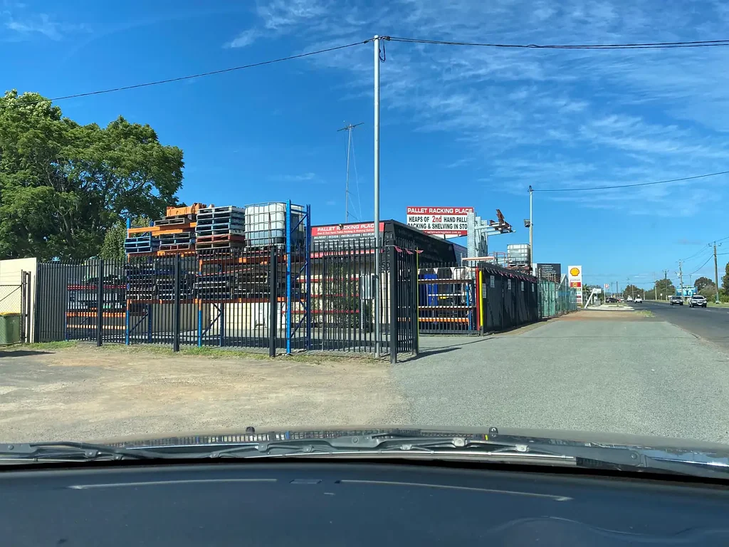 Picton 3房  HIGH-EXPOSURE INDUSTRIAL OPPORTUNITY WITH RESIDENCE
