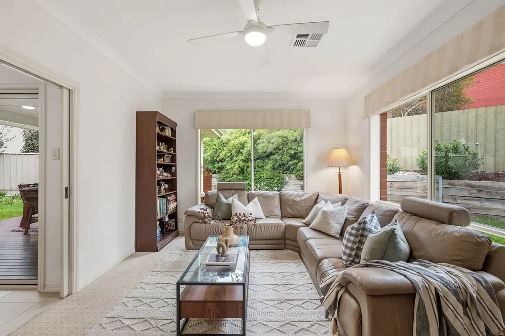 Newton 5침실 Peaceful Family Living from a Private Foothills Enclave.