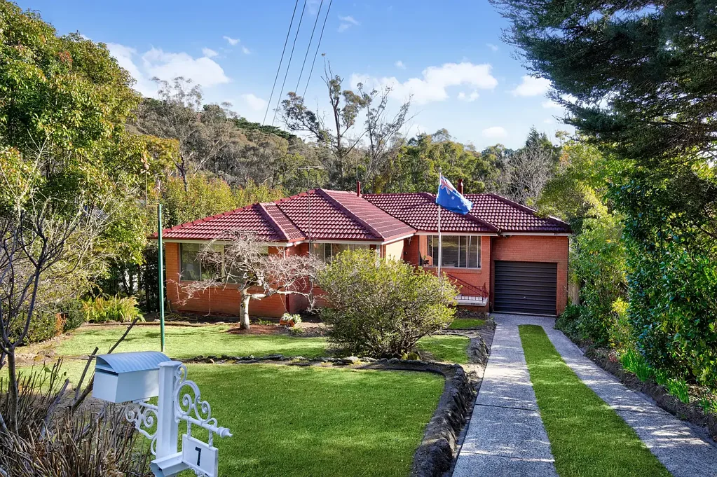 7 Hillcrest Road, Wentworth Falls, NSW 2782