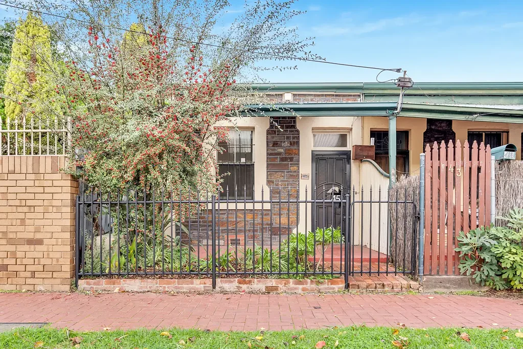 Character Cottage Living on the City Fringe