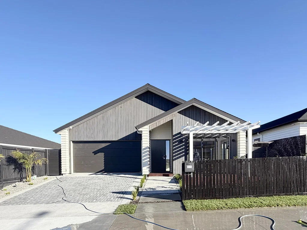 Milldale 4Kwarto A Standout Single-Level Home in Milldale