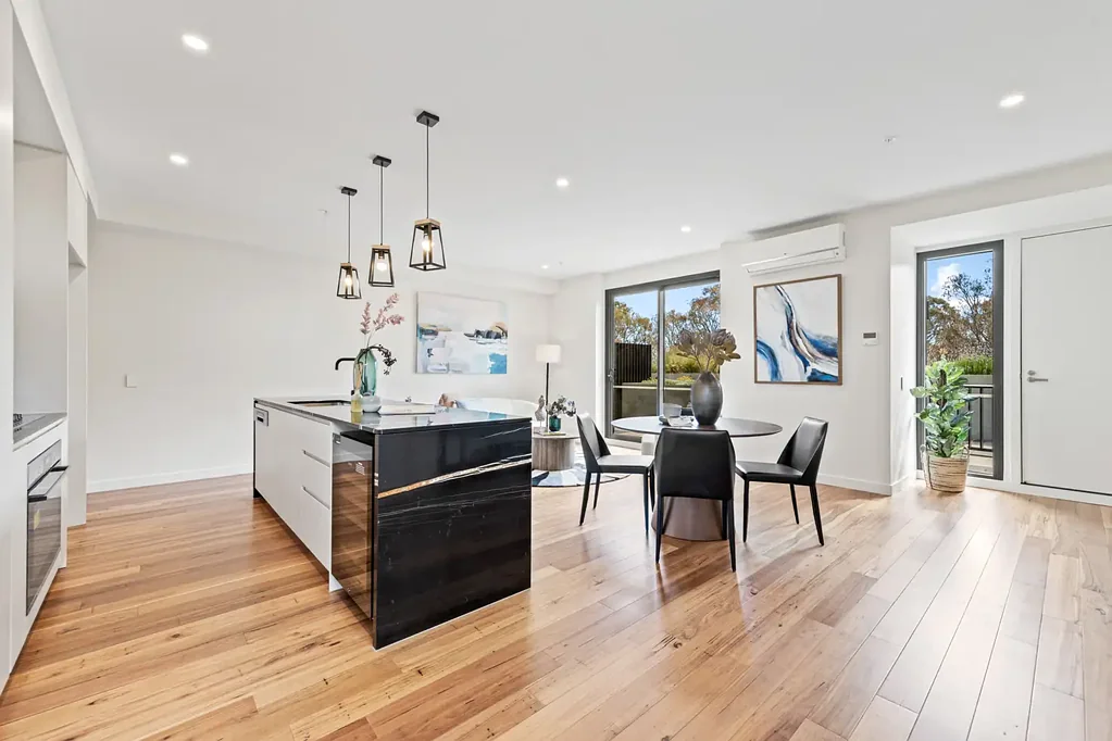 Keysborough 4 Bedroom Chic, Sleek & Keysborough Complete!