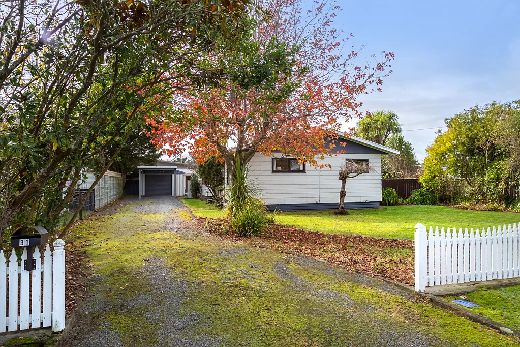 Greytown 3ਬੈੱਡਰੂਮ Prime location, great potential