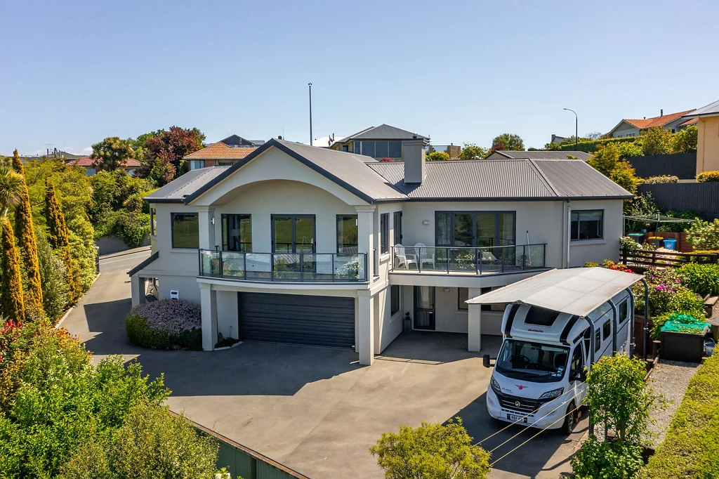 Waimataitai 3 Bedroom Designed for Living, Built for Entertaining