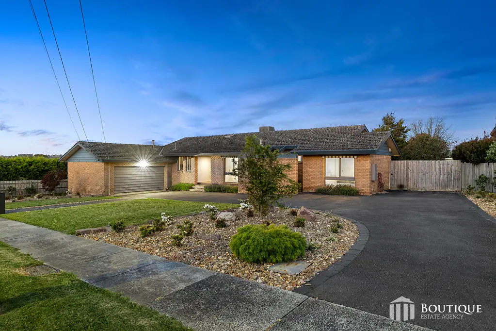 18 Somerset Drive, Dandenong North, VIC 3175