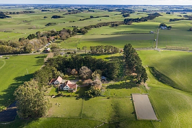 Halcombe 5 Bedroom Exceptional country estate