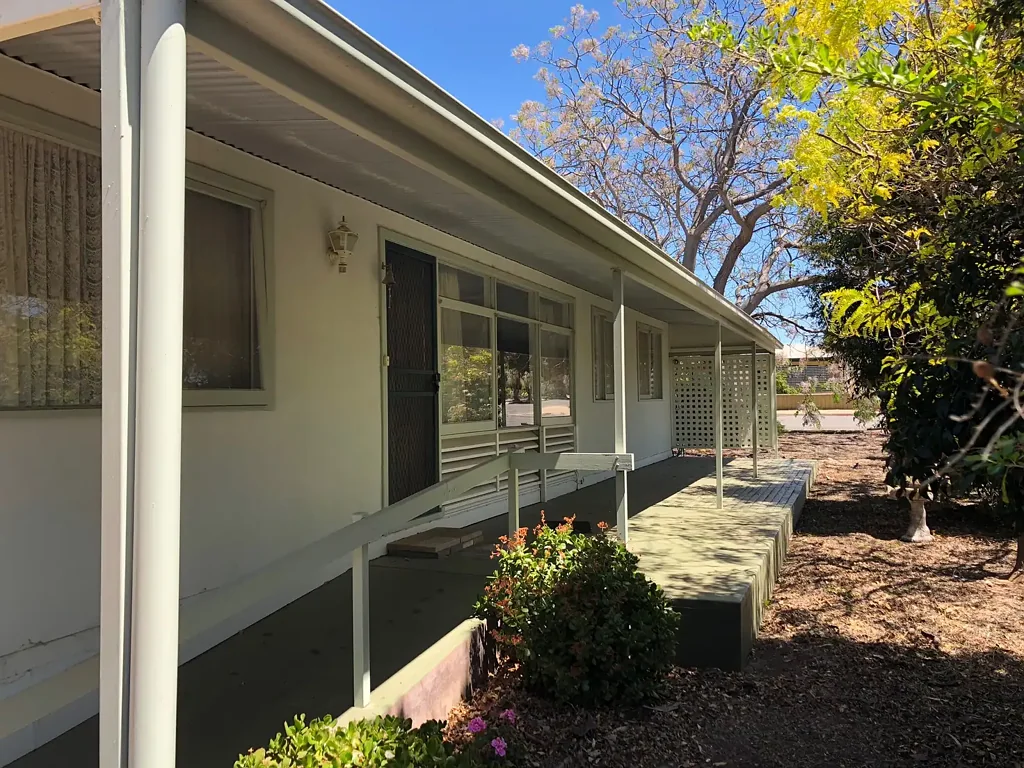 Tidy property close to the beach