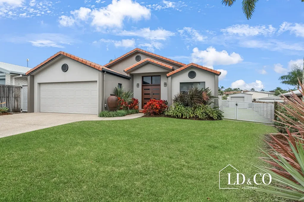 Rural View 4chambre Expansive Entertainer's Delight with Pool